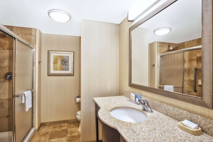 Room 10 of 37