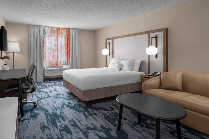 Room 10 of 17