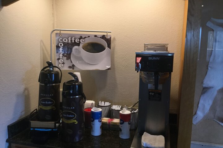 Super 8 by Wyndham Youngstown / Austintown