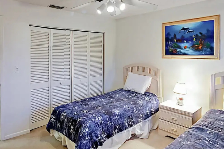 700 Gulf Blvd Townhouse #17 - 2 Br townhouse by RedAwning
