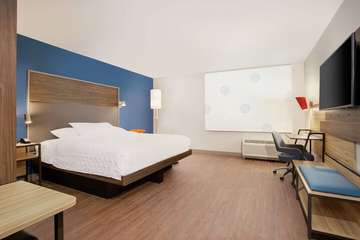 Room 26 of 43