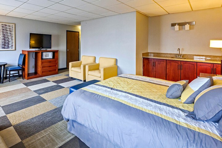 Room 7 of 13