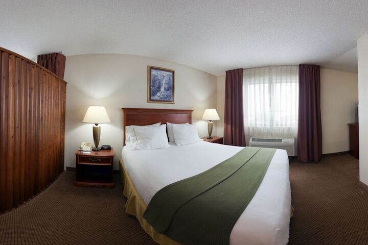 Room 12 of 46