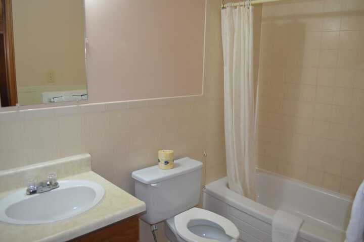 Room 8 of 24