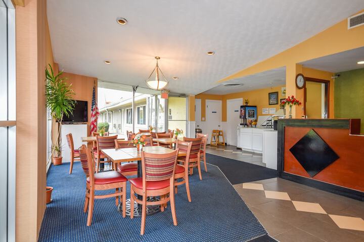 Monticello Inn Framingham