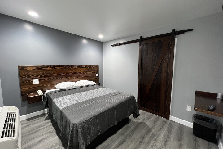 Room 14 of 20