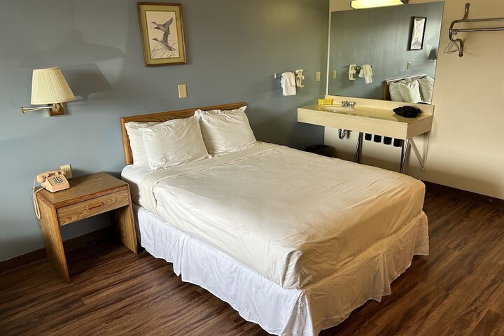 Room 10 of 70