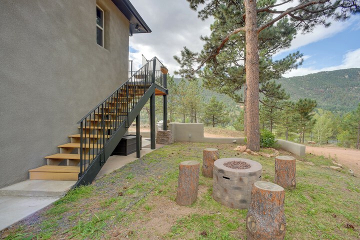 Homey Mtn View Escape: 11 Mi to Garden of the Gods