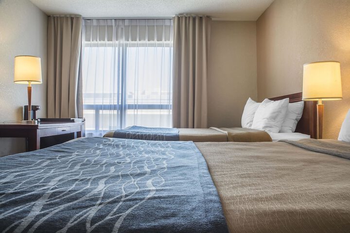 Room 10 of 37