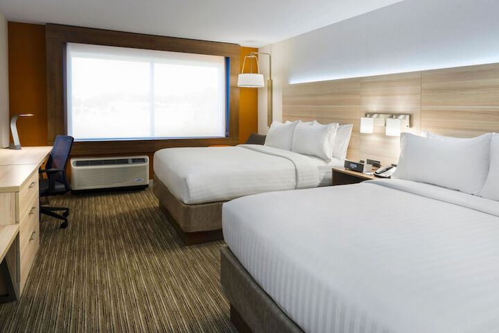Room 8 of 28
