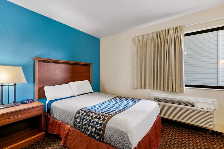 Room 13 of 41