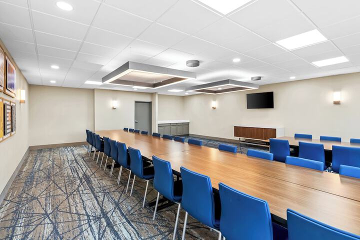 Holiday Inn Express Hotel & Suites Council Bluffs - Convention Center by IHG