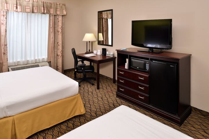 Room 32 of 49