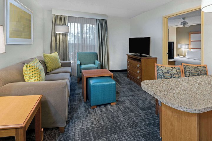 Room 14 of 28