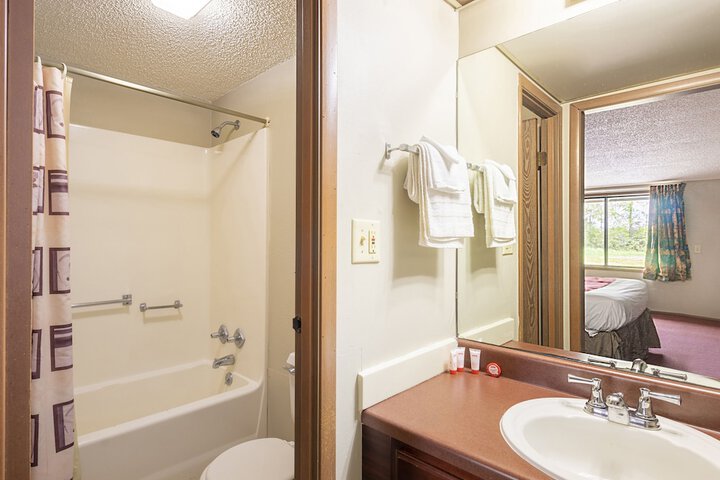 Room 32 of 38