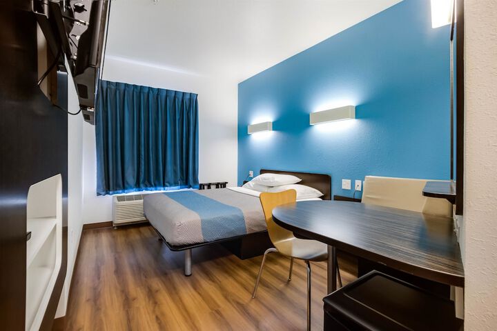 Room 29 of 81