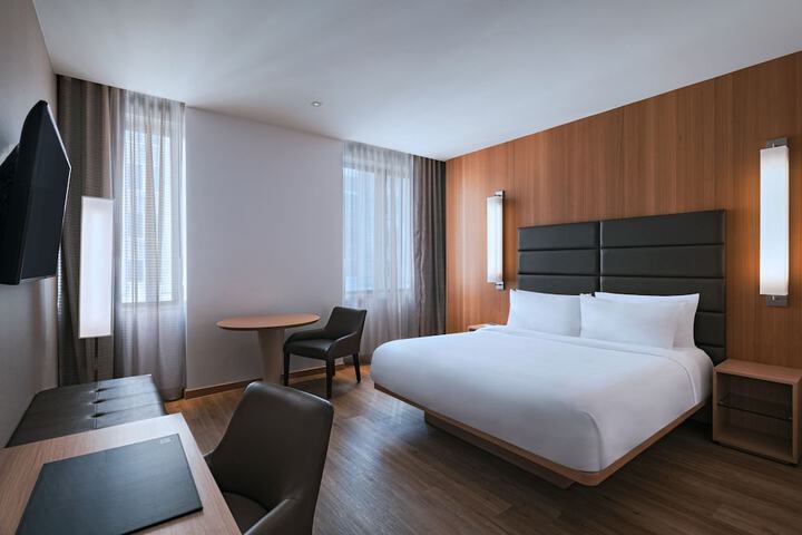 Room 19 of 51
