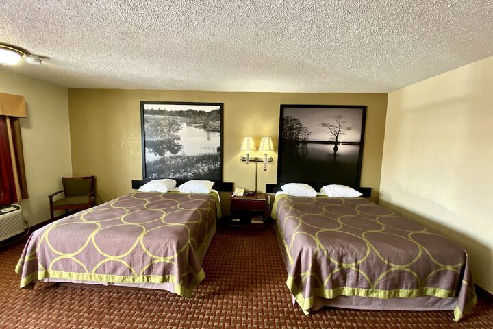Room 28 of 35