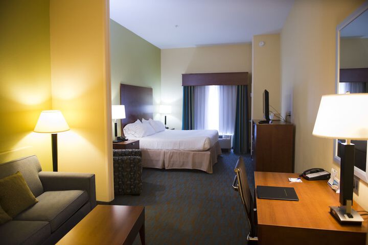 Room 25 of 46