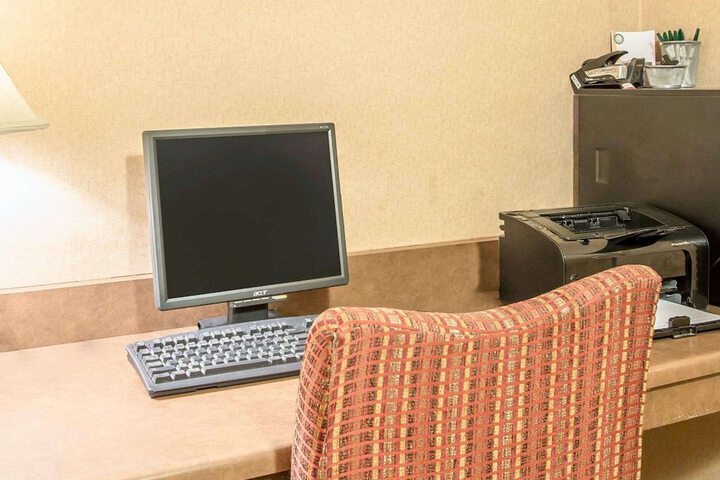 Business Center 36 of 36