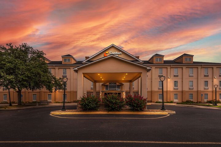 Hotel 5 of 54