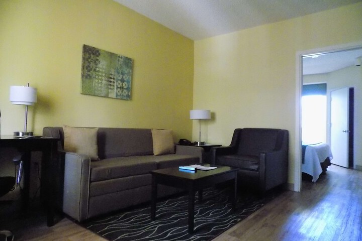 Best Western Plus Deerfield Beach Hotel & Suites