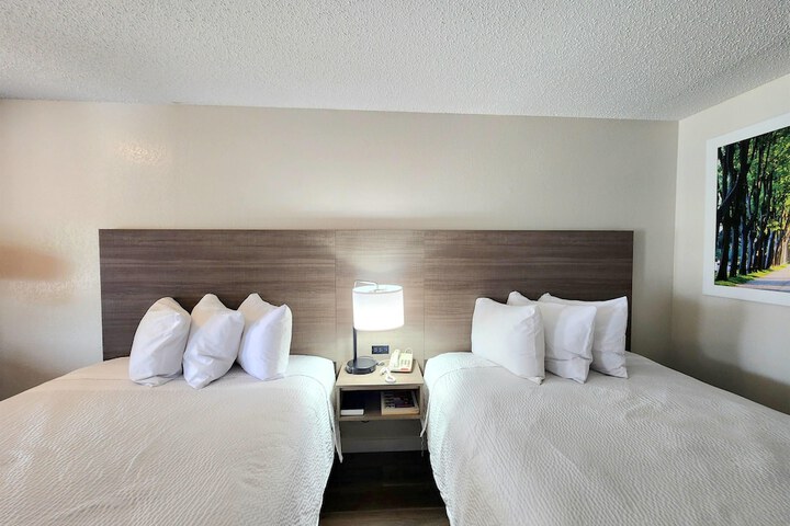 Days Inn by Wyndham San Marcos