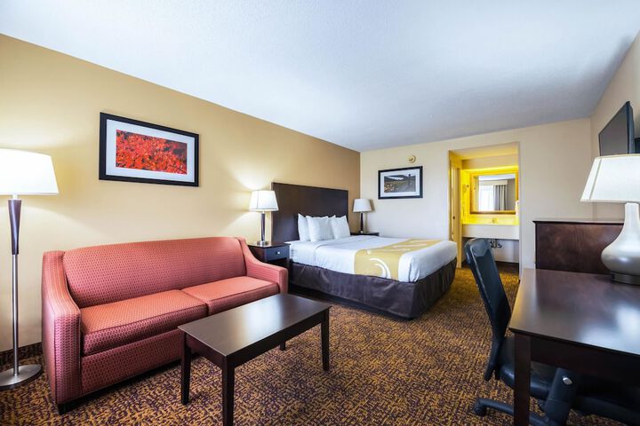 Room 13 of 19