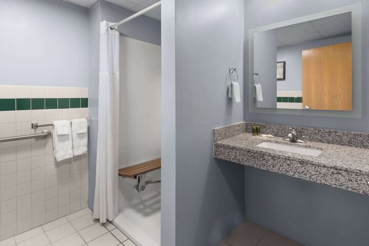 AmericInn by Wyndham Oscoda Near AuSable River