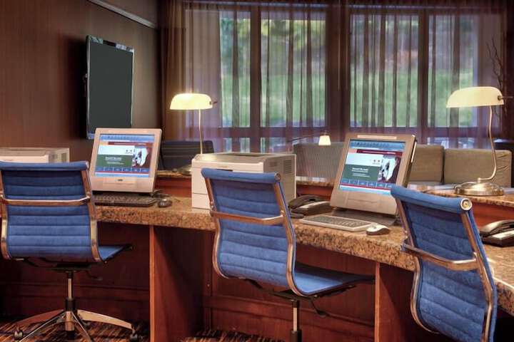 Courtyard by Marriott Kansas City Shawnee
