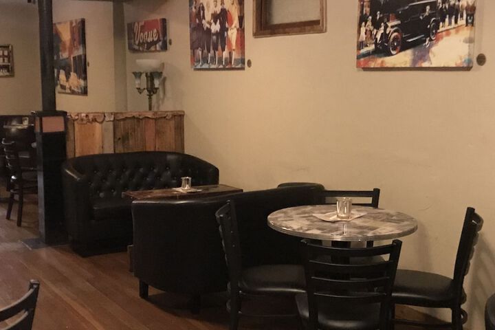 Lounge 82 of 92