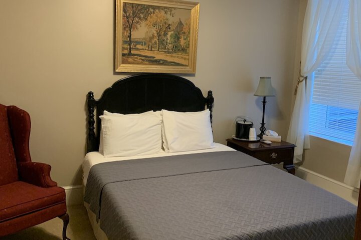 Room 17 of 37