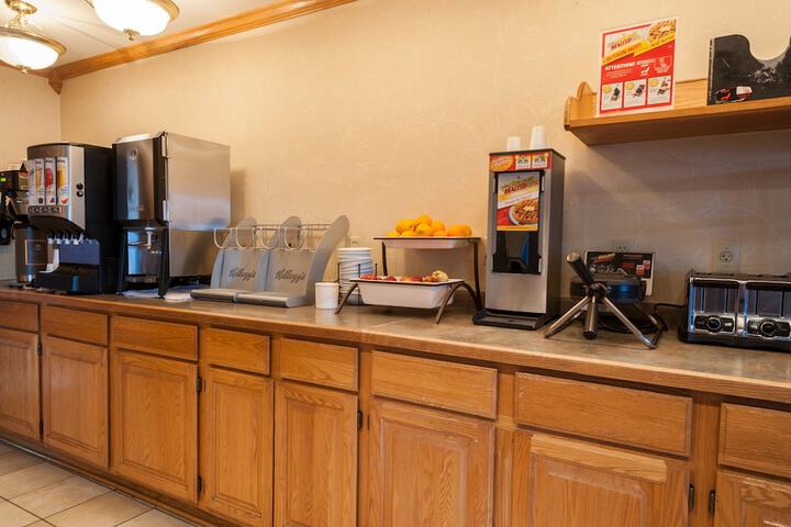 Breakfast/Coffee Service 28 of 35