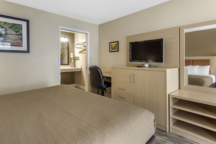 Room 13 of 31