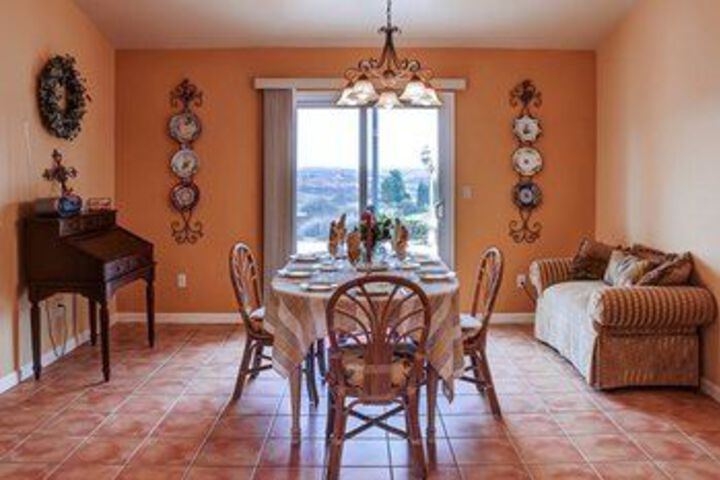 Paso City View 3 Br Home by RedAwning