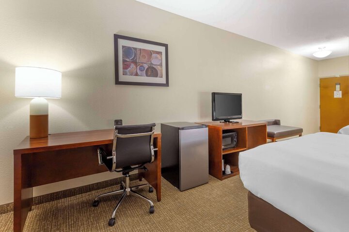 Room 28 of 38