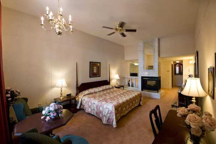 Lockport Inn & Suites