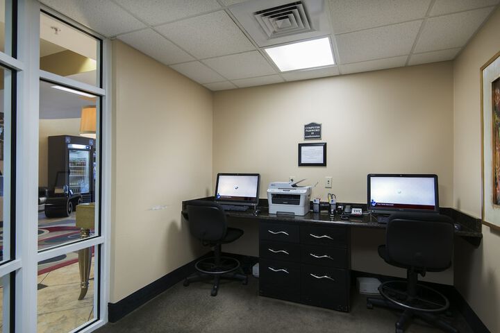 Business Center 32 of 32