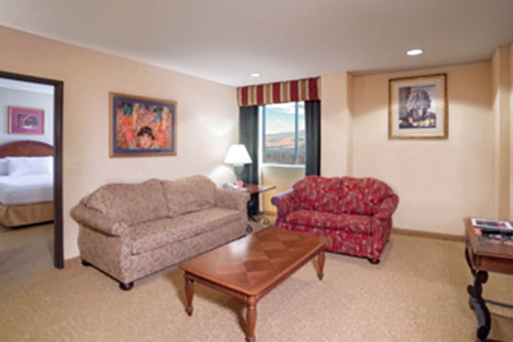 Room 27 of 71