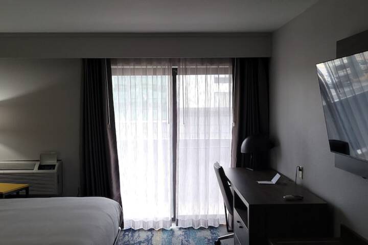 Room 54 of 80