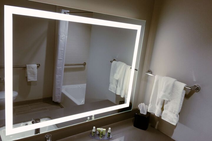 Room 12 of 84