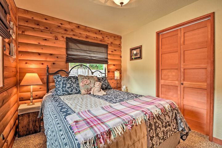 Gold Beach Apartment w / Activities - 2 Mi to Ocean