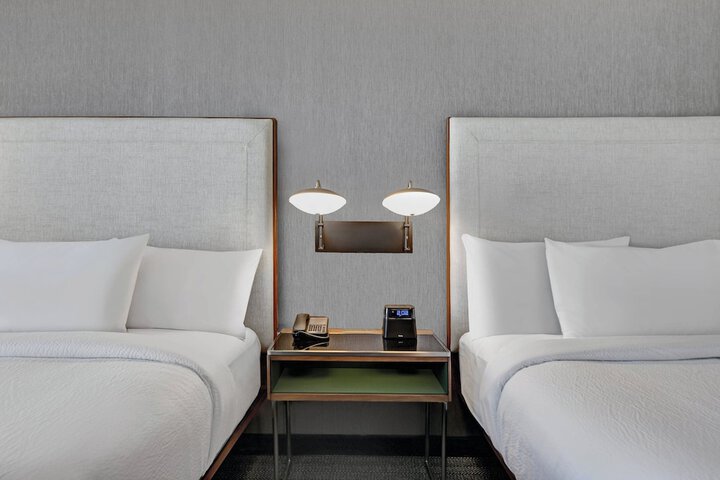 Room 16 of 40