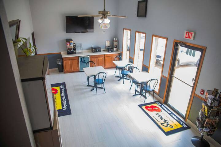 Super 8 by Wyndham Mountain Home
