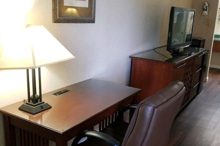 Room 8 of 13