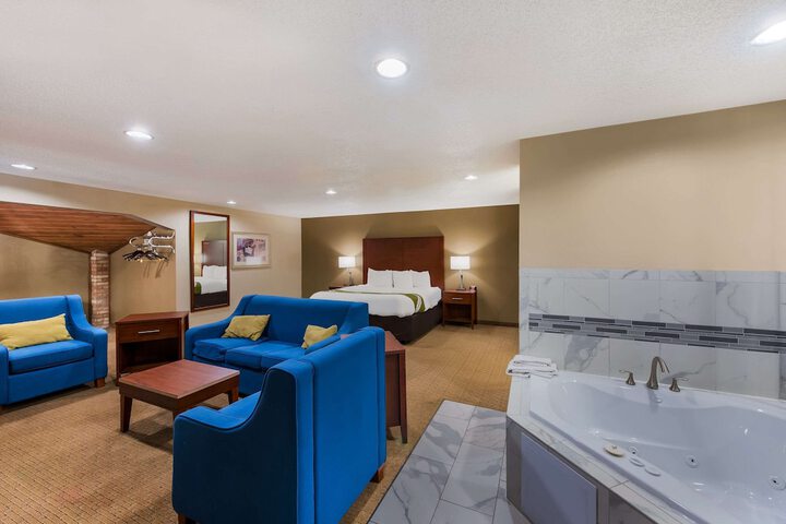 Room 6 of 15