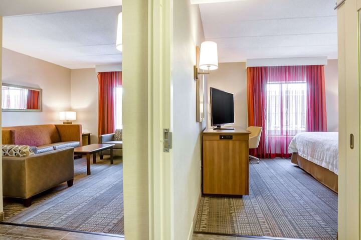 Hampton Inn Boston - Norwood