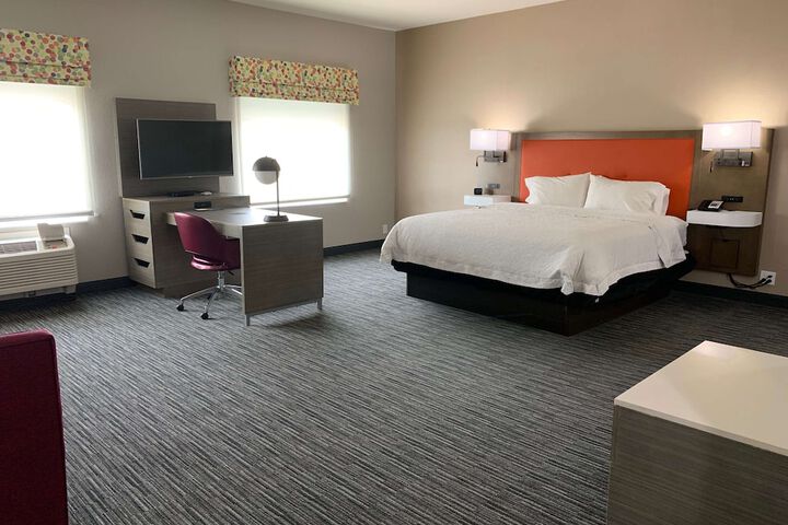Room 35 of 79