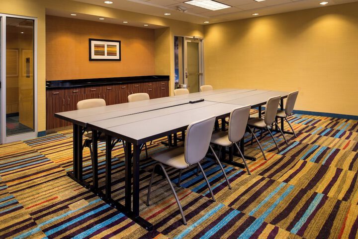 Fairfield Inn & Suites St. Louis Westport