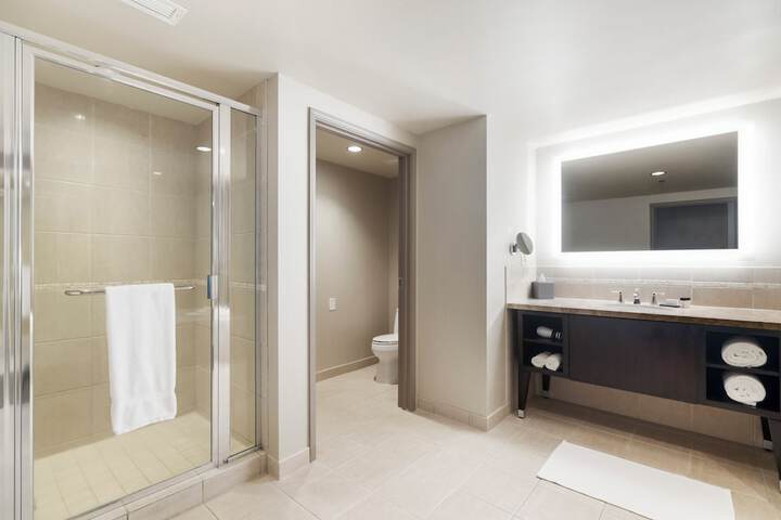 Room 26 of 48